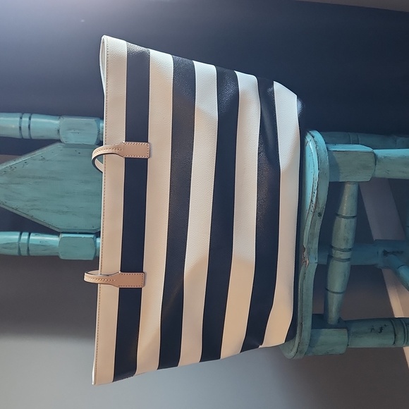 Kate Spade tote - Picture 2 of 4